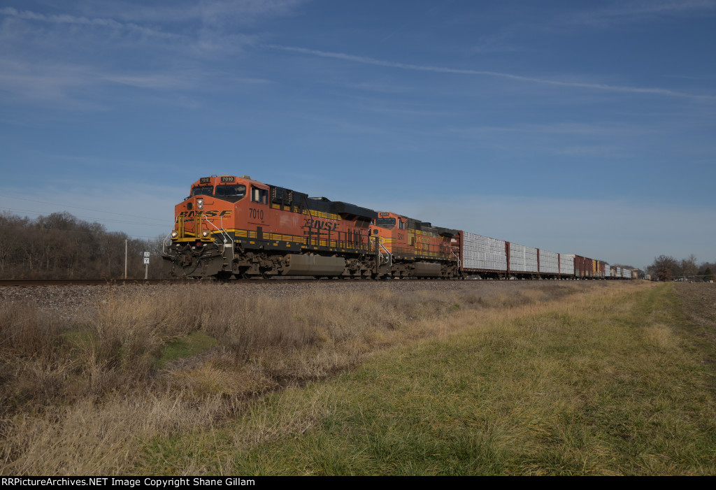 BNSF 7010